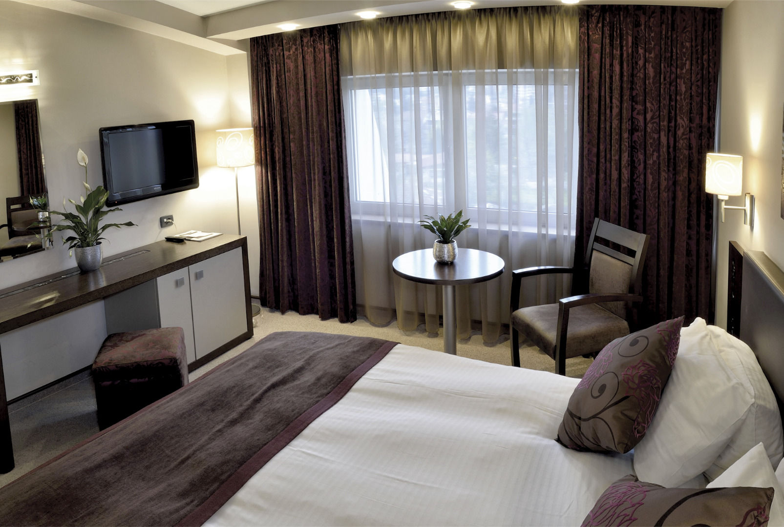 Queen'S Hotel - Zebra Centre Skopie Habitación foto